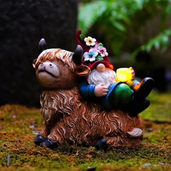 Garden Gnomes Decor Outdoor Statues Gnome on Highland Cow Hold Solar Cup Light Outdoor Decorations for Patio,Yard